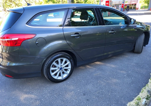 Ford Focus cena 39900 przebieg: 114500, rok produkcji 2017 z Kraków małe 92